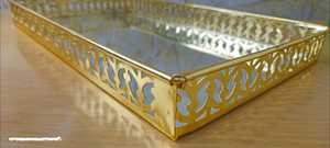 Bandeja de Lujo Dorada con Espejo, Rectangular, Metálica, Decorativa, para Servir, con Diseño Ornamentado Calado, Organizador de Tocador, Bandeja para Cosméticos y Perfumes - Product Image 2