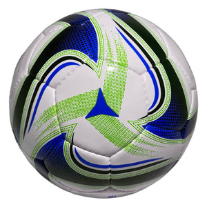 Ballon de football promotionnel pour des fins publicitaires, design de logo personnalisé, ballons hybrides, service OEM, prix de gros Pakistan. - Product Image 5