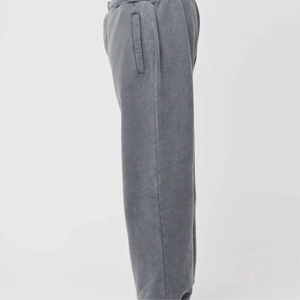 Pantalones de chándal de algodón polar grueso personalizados, pintados a mano, de pierna ancha, holgados, acampanados, tipo jogger, con efecto apilado, para hombre, lavados - Product Image 4
