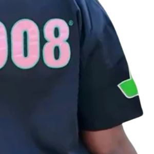 Camisa de Trabajo Azul Marino de Manga Corta con Estampado Rosa '1908' en la Espalda, Camisa Casual con Botones para Mujer - Product Image 4
