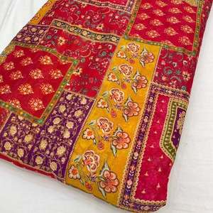 Tissu imprimé numérique de qualité supérieure en polyester, coton, rayonne et mousseline à motifs floraux pour robes, chemisiers et vêtements féminins - Product Image 2