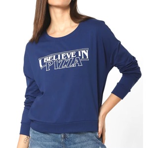 เสื้อสเวตเชิ้ตผู้หญิงสีน้ำเงินกรมท่า พิมพ์ลายข้อความ I Believe In Pizza ด้านหน้า คอกลม ไหล่ตก ทรงหลวม ผ้าฝ้าย รับผลิตตามสั่งจำนวนมาก - Product Image 1