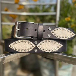 Cinturón de Estilo Vintage Hecho a Mano con Tachuelas y Diseño de Pelo, Hebilla de Acero Resistente, Ancho de 1-1.5 Pulgadas - Product Image 3