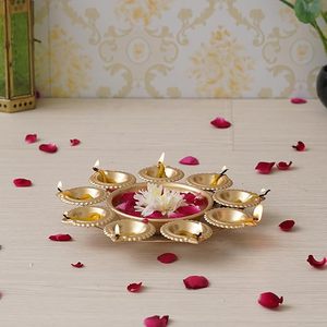 Support à Diya en laiton avec bol pour bougie flottante pour la décoration de la maison à l'occasion de Diwali et de Noël, élégant porte-bougie chauffe-plat en métal - Product Image 3