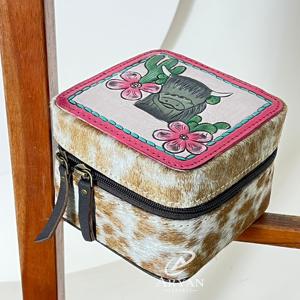 Boîte à bijoux miniature en cuir de vachette travaillé à la main, très tendance, adorable design floral rose, luxueuse boîte carrée pour organiser les bagues, pour femmes - Product Image 1