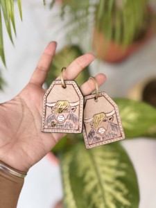 Tendencia 2026: Llavero de cuero hecho a mano con forma irregular, grabado personalizado, estampado, gran oferta, ligero, tipo arete para llaves. - Product Image 1