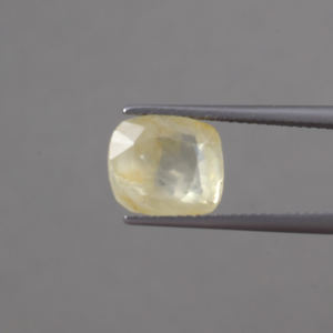Zafiro Amarillo Natural Suelto, Corte Cojín de 10.5x9mm, 5.35 Quilates, Certificado IGI, Cambio de Color, Encerado/Aceitado, Grado AAA, 5.5mm, Joyería - Product Image 1