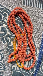 Perles en bois naturel 5 Mukhi en gros |   Forme ronde |   Couleur du bois naturel |   Perles de prière Mala en vrac pour bijoux spirituels, en boîte - Product Image 3