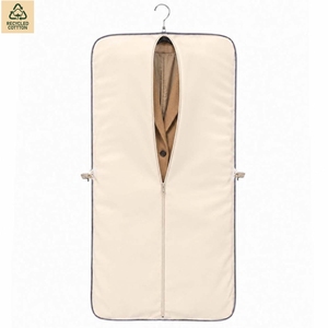 Housse de costume pliable pleine longueur en toile ND 245 GSM 65x140x10 cm avec fermeture éclair et poignée, logo personnalisé, fabricant en gros - Product Image 1