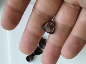 Quartz fumé naturel 12 mm, taille triligne, meilleure qualité, pierre précieuse en vrac pour la fabrication de bijoux - Product Image 3