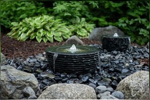 Fontaine en pierre de basalte naturelle de 40 cm, bassin en roche pré-percé avec 2 rainures de drainage pour aménagement paysager de jardin - Product Image 2