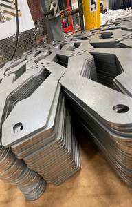 Composants de quincaillerie usinés en aluminium CNC de haute qualité, pièces de fabrication de tôlerie à prix compétitif en Inde - Product Image 3