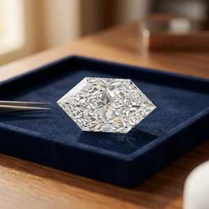 เพชร Mantra Diamond IGI Certified 2.4 กะรัต สี D E ความสะอาด VS1 เพชรเลี้ยงในห้องปฏิบัติการ เจาะด้วยเลเซอร์ รูปทรงหกเหลี่ยม สำหรับทำเครื่องประดับ ตัวอย่างสำหรับการผลิต - Product Image 5