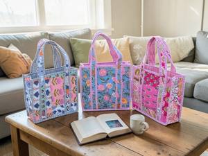 Bolso Tote de Viaje Acolchado a Mano con Múltiples Parches, Hermoso Bolso de Compras para Mujer, Hecho a Mano con Tela de Algodón Kantha, con Cierre para la Playa - Product Image 4