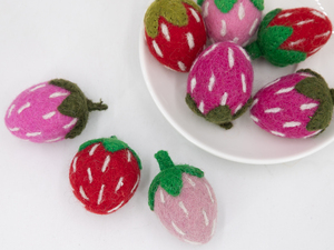 Fieltro de Lana Rojo Fresa y Rosa, Frutas de Fieltro Hechas a Mano, Suministros para Manualidades, Proyectos DIY, Comercio Justo, Ético, Venta al Por Mayor - Product Image 3
