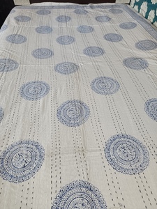 Cubrecama Acolchado Estampado Floral con Aves, Estilo Bohemio, Moderno, para Todas las Estaciones, Hecho a Mano en Rajastán, Relleno de Algodón, para Uso Doméstico - Product Image 5