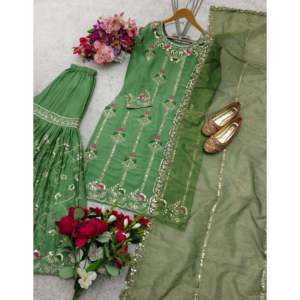 Ensemble de vêtements de fête africains de créateur - Haut brodé avec des paillettes, Sarara, Dupatta - Product Image 6