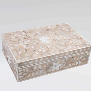 Caja de Almacenamiento Oriental Rectangular de Madera Hecha a Mano con Tapa y Diseño Floral Incrustado, de 1 Nivel, Ideal para Guardar Artículos Esenciales Diarios - Product Image 3