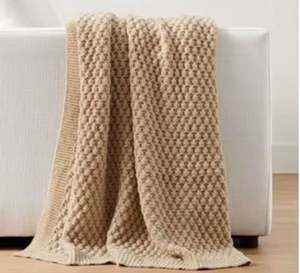 Plaid en coton de bambou tricoté de qualité supérieure |   Motif floral et animalier |   Respirant, utilisation toute saison |   Compagnon confortable pour la maison et les voyages - Product Image 1