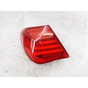 Feu arrière extérieur gauche d'origine d'occasion pour BMW Série 7 F01, F02, F04 2008-2012 - Référence 7182197 - Product Image 3