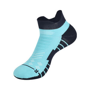 Chaussettes de compression pour hommes et femmes, chaussettes de sport respirantes, chaussettes de football personnalisées, chaussettes de sport sur mesure - Product Image 2