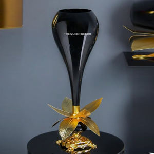 Decoración del Hogar - Elegante Florero de Piso para Exhibir Arreglos Florales, Florero de Metal de Primera Calidad con Acabado Antiguo - Product Image 2