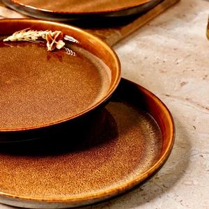 Assiette de table en céramique texturée rustique ambre, finition éclat réactif audacieux, teinte terre profonde, choix robuste et durable pour la mise en scène de la table - Product Image 3