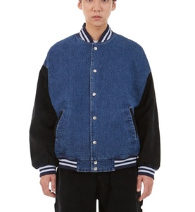 Chaqueta Varsity de Mezclilla para Hombre con Mangas Negras, Cuello Camisero, Corte Regular, Estilo Casual, para Otoño - Product Image 5