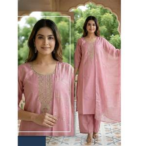 Costumes de haute couture pour femmes, pour occasions spéciales, et ensembles pantalon ou jupe sur mesure dans des tons plus clairs, prix de gros. - Product Image 2