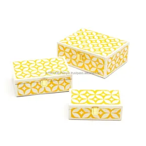 กล่องเครื่องประดับเรซินสีเหลืองฝังด้วยการตกแต่งแบบอีพ็อกซี่ที่เก็บของทำด้วยมือสุดหรูสำหรับแหวนต่างหูและของที่ระลึก - Product Image 1