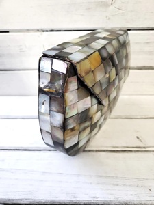 Vintage Fashion Mother Pearl Wristlet <b>Clutch</b> Evening Bag Geometric Pattern White Black Metal Zipper Closure Logo <b>Embellishment</b> - Product Image 5