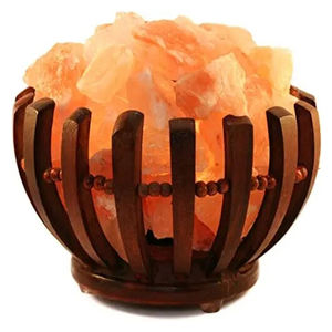 Lámpara de cesta de sal del Himalaya con cesta de hierro de madera Natural, trozos de sal del Himalaya Natural hechos a mano, producto artesanal Natural - Product Image 2