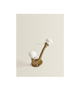 Ganchos de pared de latón elegantes de estilo antiguo con grabado con estilo para paredes de salón o pasillo. - Product Image 3