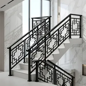 Rampe d'escalier moderne en métal noir avec main courante à motif géométrique pour maison, villa, bureau, balcon et décoration intérieure sécurisée - Product Image 1