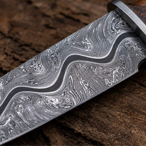 Couteaux de chasse Damas faits à la main avec des motifs de lame uniques, manche ergonomique, couteau d'extérieur, vente en gros directe d'usine - Product Image 5
