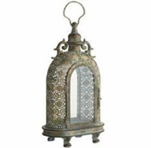 Delicada linterna de metal blanca arqueada que muestra hermosos patrones de siluetas de árboles, disponible a precios de mayorista. - Product Image 4
