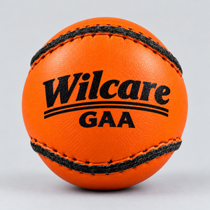 Balón de GAA Wilcare de cuero negro con costuras rojas, balón de cuero GAA negro con costuras rojas, balón de GAA de cuero genuino - Product Image 3