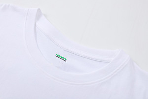 เสื้อยืดเนื้อวาฟเฟิลถัก ระบายอากาศได้ดี สำหรับผู้ชาย ผ้าเนื้อนุ่มพรีเมียม หรูหรา สไตล์มินิมอล สีพื้น แบบยูนิฟอร์ม - Product Image 4
