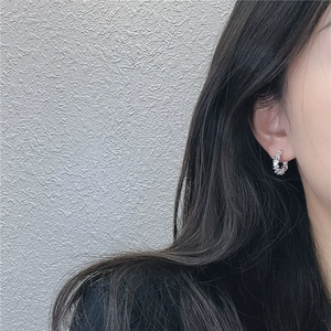 Boucles d'oreilles en argent sterling S925, style coréen, design de niche tendance, surface multi-réfléchissante, brillantes, effet argent cassé, bijoux d'oreille. - Product Image 5