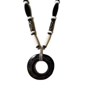 Colliers à pendentifs fins en corne de boeuf de buffle naturelle et écologique pour femmes bijoux en or rose plaqué platine pour les mariages et les fêtes - Product Image 1