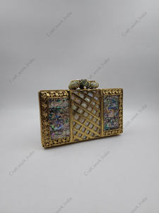 Pochette indienne artisanale en nacre avec détails géométriques en laiton et pierres d'agate, sac de soirée de luxe pour femme - Product Image 4