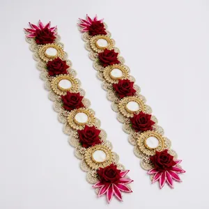 Support de bougie floral avec des roses rouges et des cadres circulaires dorés pour la décoration de mariage et de la maison - Product Image 5