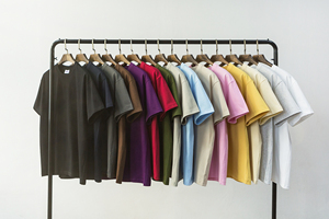 เสื้อยืดคอตตอน 100% หนา 220 กรัม พิมพ์ลายสีพื้น แขนสั้น สำหรับผู้ชาย รับผลิตเสื้อเปล่าพร้อมสกรีนโลโก้ตามสั่ง ขายส่ง ป้องกันการยับ - Product Image 3