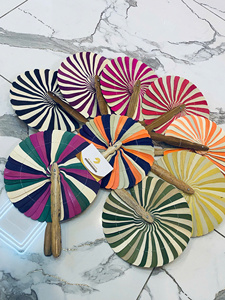 Abanico de Hoja de Coco, Hecho a Mano en Vietnam, Ligero y Duradero, para Verano, Aire Libre y Decoración - Product Image 5