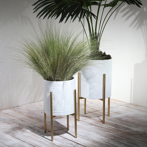 Soporte de Metal Resistente para Macetas, Acabado Pulido Moderno, Fácil de Montar, Resistente al Óxido, Estructura Ligera para Interiores/Exteriores - Product Image 6