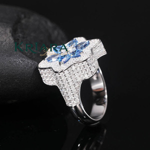 Anillo de Diamantes Cultivados en Laboratorio de Plata 925 y Oro Blanco para Mujer, con Diseño de Flor de Zafiro Azul, Joyería de Lujo para Boda - Product Image 2