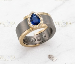 Bague Halo personnalisée en or massif 14 carats avec pierre de naissance taille poire, accessoire de luxe pour un style élégant de bague Oura - Product Image 2