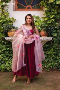Ensemble Kurti-Pant Anarkali et Dupatta en Chinon, couleur éclatante, entièrement cousu, pour femme, au look élégant, à prix de gros. - Product Image 3