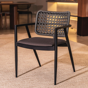 Elegante Silla de Comedor con Respaldo Tejido y Estructura Sólida, Perfecta para Cafeterías y Espacios Interiores del Hogar - Product Image 1