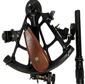 An antique dark metal sextant with a <b>wooden</b> central grip handle and brass arc scale, available at wholesale prices. - Product Image 4